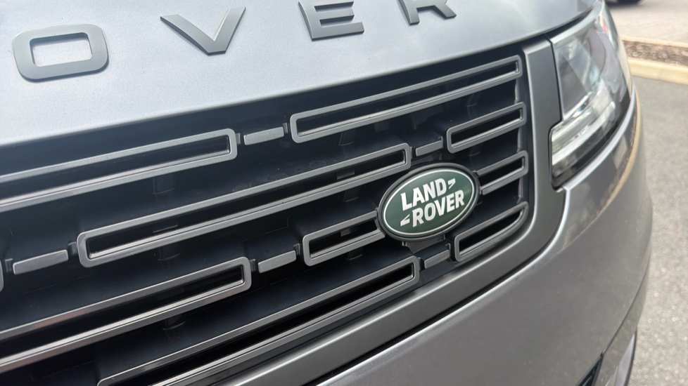 Land Rover Range Rover Sport 3.0 D300 Dynamic SE 5dr Auto Diesel Estate - Image 26