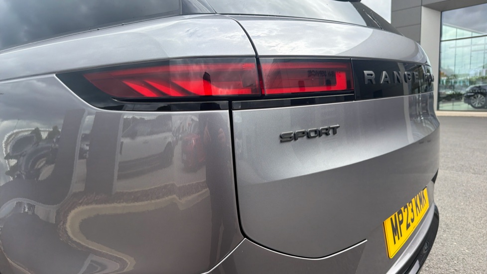 Land Rover Range Rover Sport 3.0 D300 Dynamic SE 5dr Auto Diesel Estate - Image 41