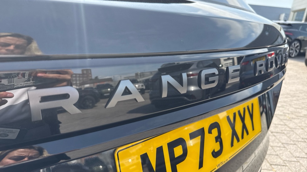 Land Rover Range Rover Velar 2.0 P400e Dynamic HSE 5dr Auto Estate - Image 34