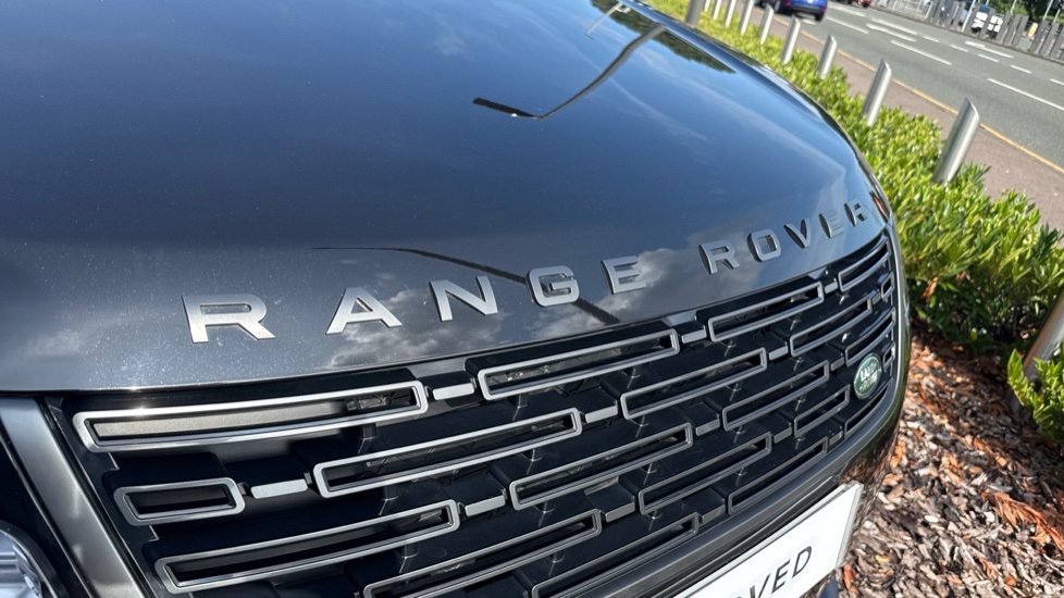 Land Rover Range Rover Velar 2.0 P400e Dynamic HSE 5dr Auto Estate - Image 36