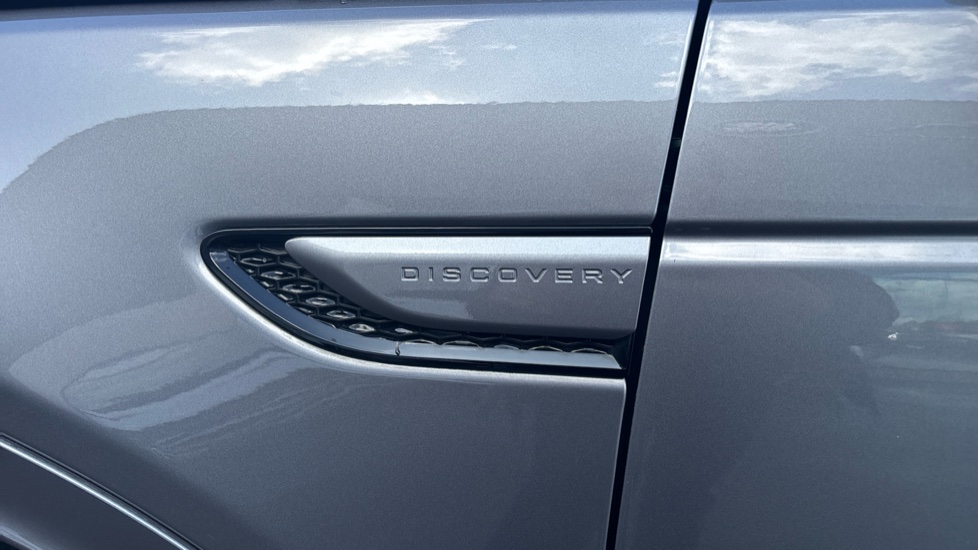 Land Rover Discovery Sport 2.0 D165 R-Dynamic S Plus 5dr Auto Diesel Station Wagon - Image 20