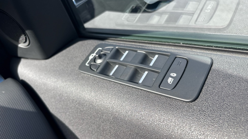 Land Rover Discovery Sport 2.0 D165 R-Dynamic S Plus 5dr Auto Diesel Station Wagon - Image 33