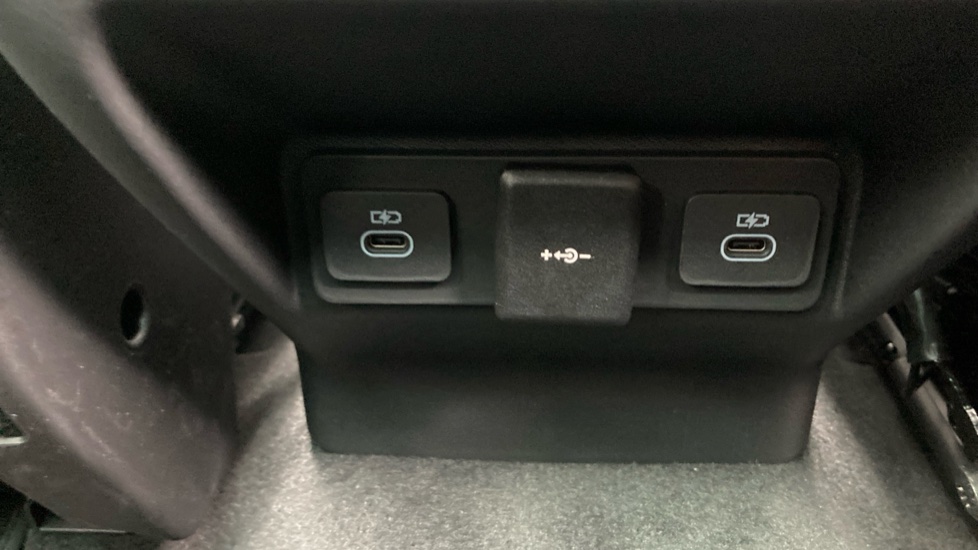 Land Rover Range Rover Evoque 2.0 D200 Edition 5dr Auto Diesel Hatchback - Image 31