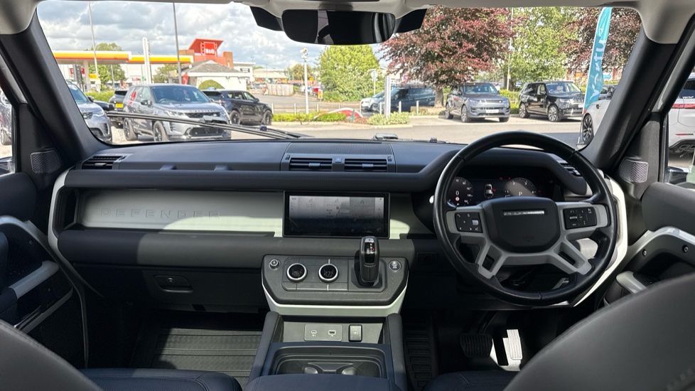 Land Rover Defender 3.0 D250 SE 110 5dr Auto Diesel Estate - Image 9