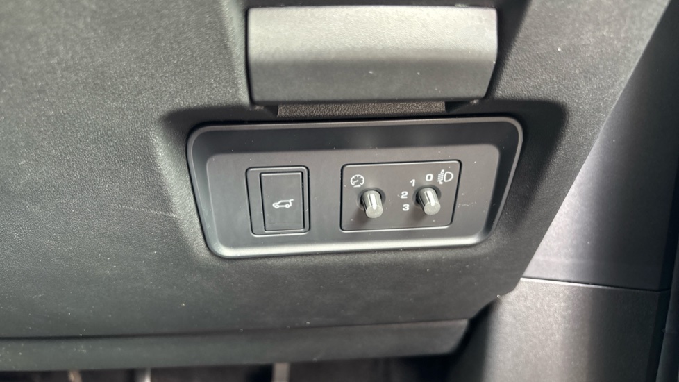Land Rover Range Rover Evoque 2.0 D200 S 5dr Auto Diesel Hatchback - Image 34