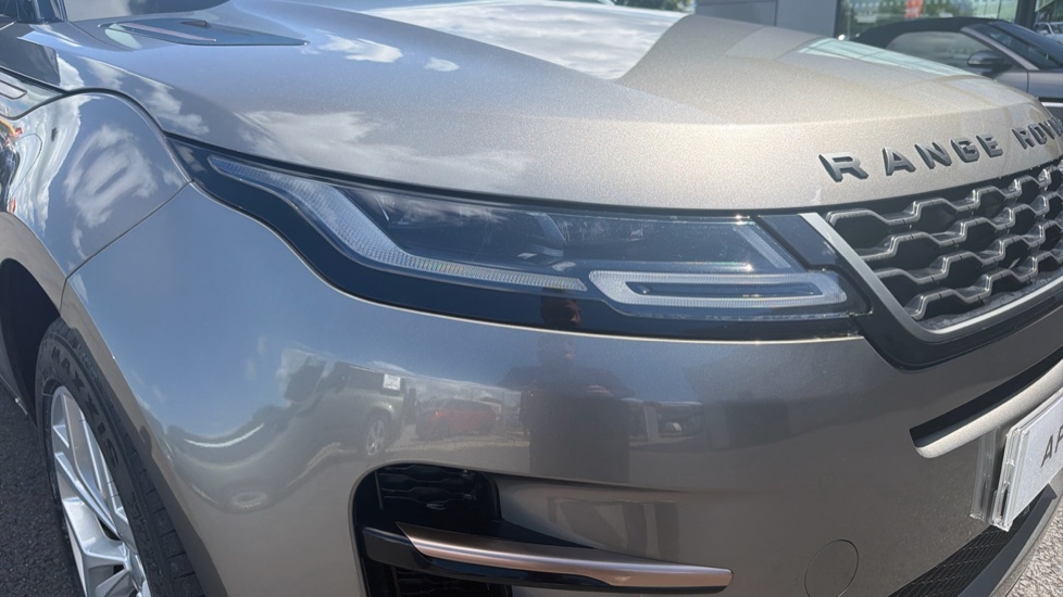 Land Rover Range Rover Evoque 1.5 P300e R-Dynamic SE 5dr Auto Hatchback - Image 17