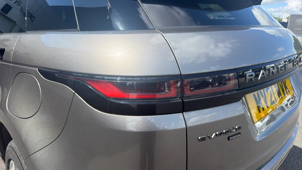 Land Rover Range Rover Evoque 1.5 P300e R-Dynamic SE 5dr Auto Hatchback - Image 19