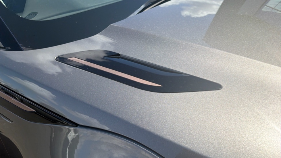 Land Rover Range Rover Evoque 1.5 P300e R-Dynamic SE 5dr Auto Hatchback - Image 23