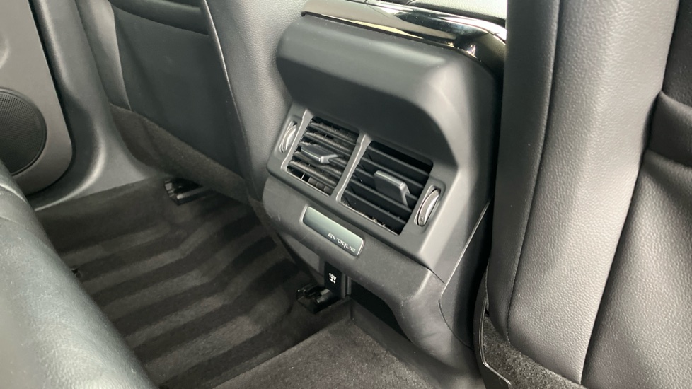 Land Rover Range Rover Evoque 2.0 D180 R-Dynamic SE 5dr Auto Diesel Hatchback - Image 18