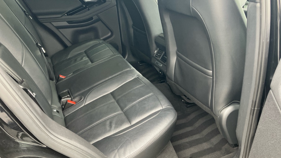 Land Rover Range Rover Evoque 2.0 D180 R-Dynamic SE 5dr Auto Diesel Hatchback - Image 38