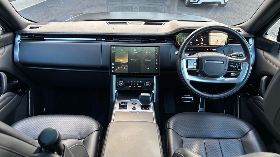 Land Rover Range Rover 3.0 P510e SV 4dr Auto Estate - Image 9