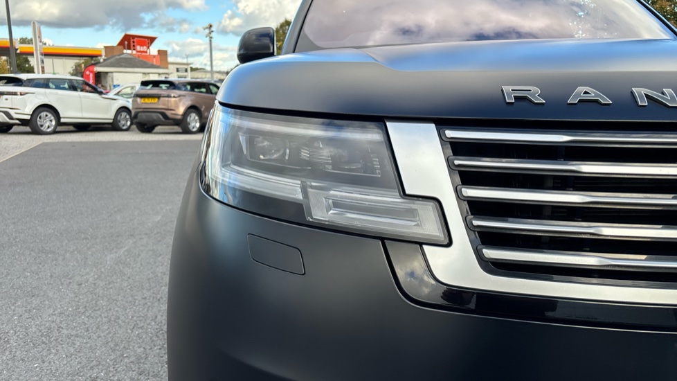 Land Rover Range Rover 3.0 P510e SV 4dr Auto Estate - Image 17