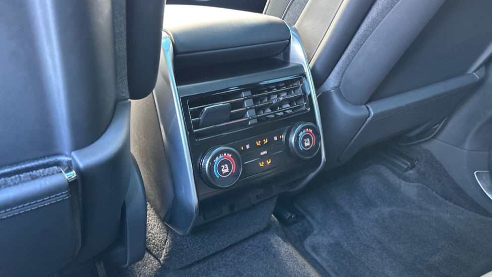 Land Rover Range Rover 3.0 P510e SV 4dr Auto Estate - Image 18