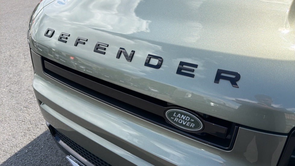 Land Rover Defender 3.0 D250 X-Dynamic HSE 110 5dr Auto Diesel Estate - Image 29