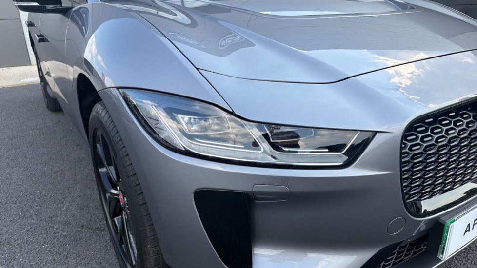 Jaguar I-Pace 294kW EV400 Black 90kWh 5dr Auto [11kW Charger] Electric Estate - Image 17