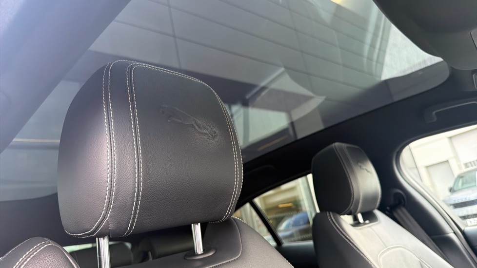 Jaguar I-Pace 294kW EV400 Black 90kWh 5dr Auto [11kW Charger] Electric Estate - Image 20