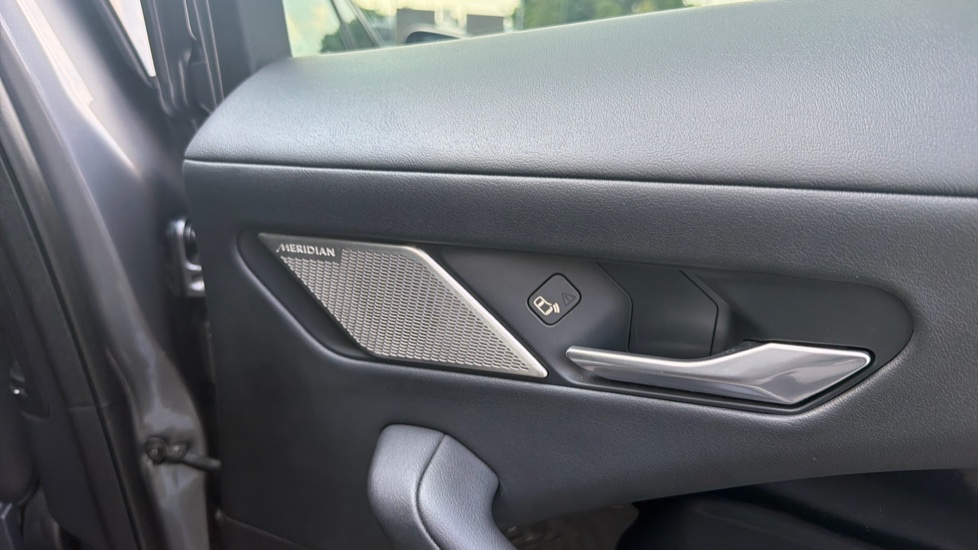 Jaguar I-Pace 294kW EV400 Black 90kWh 5dr Auto [11kW Charger] Electric Estate - Image 33