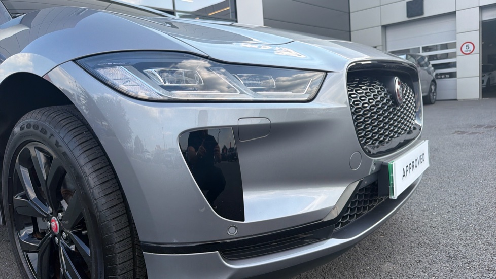 Jaguar I-Pace 294kW EV400 Black 90kWh 5dr Auto [11kW Charger] Electric Estate - Image 38