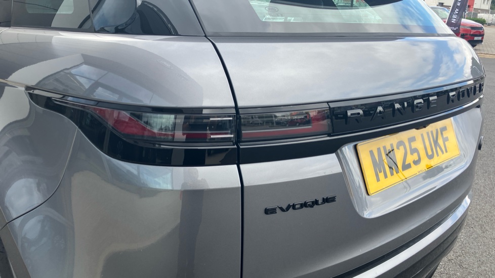 Land Rover Range Rover Evoque 2.0 D200 Dynamic SE 5dr Auto Diesel Hatchback - Image 19