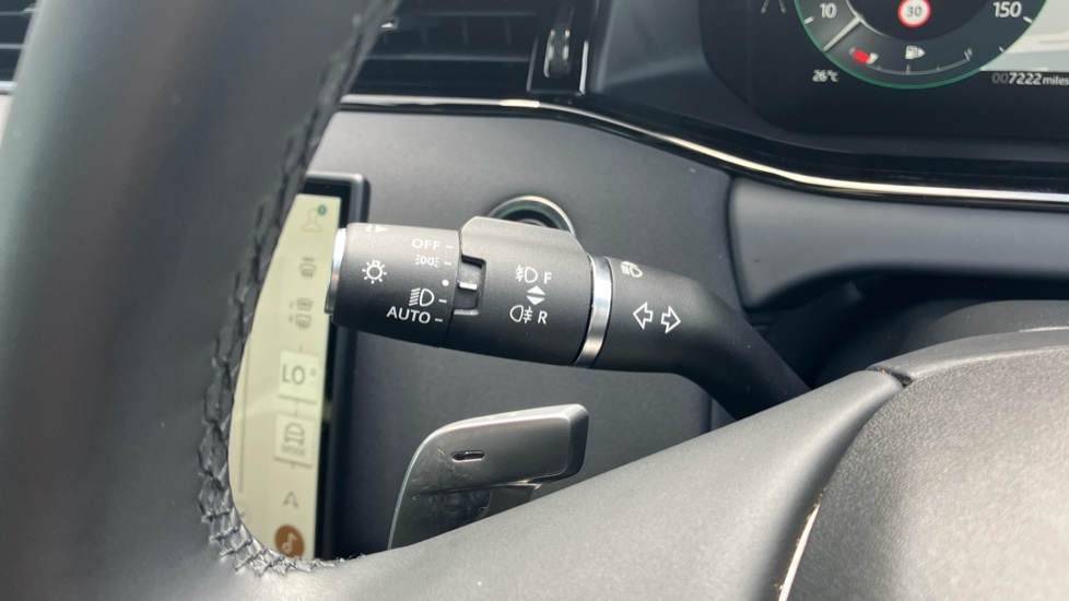 Land Rover Range Rover Evoque 2.0 D200 Dynamic SE 5dr Auto Diesel Hatchback - Image 35