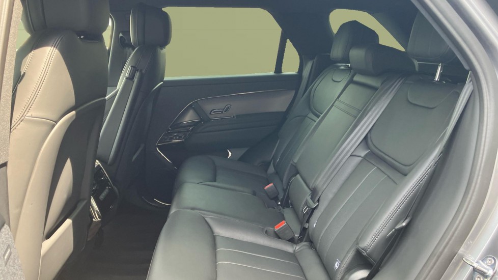 Land Rover Range Rover Sport 3.0 D300 Dynamic SE 5dr Auto Diesel Estate - Image 4