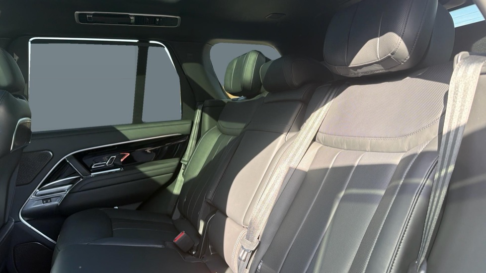 Land Rover Range Rover 3.0 D350 Autobiography 4dr Auto Diesel Estate - Image 4