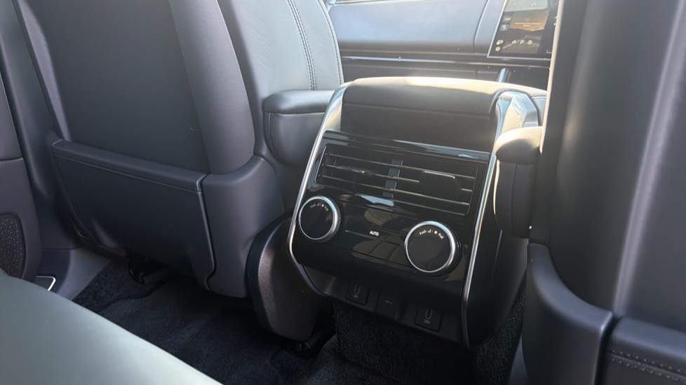 Land Rover Range Rover 3.0 D350 Autobiography 4dr Auto Diesel Estate - Image 18