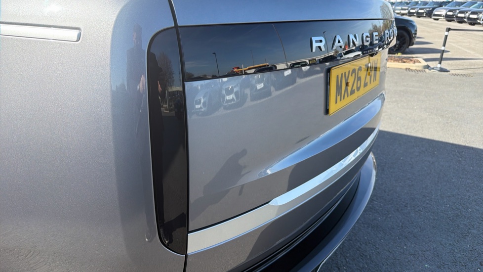 Land Rover Range Rover 3.0 D350 Autobiography 4dr Auto Diesel Estate - Image 19