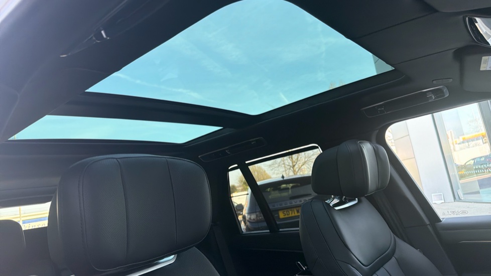 Land Rover Range Rover 3.0 D350 Autobiography 4dr Auto Diesel Estate - Image 21