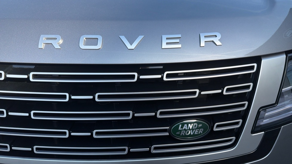 Land Rover Range Rover 3.0 D350 Autobiography 4dr Auto Diesel Estate - Image 32