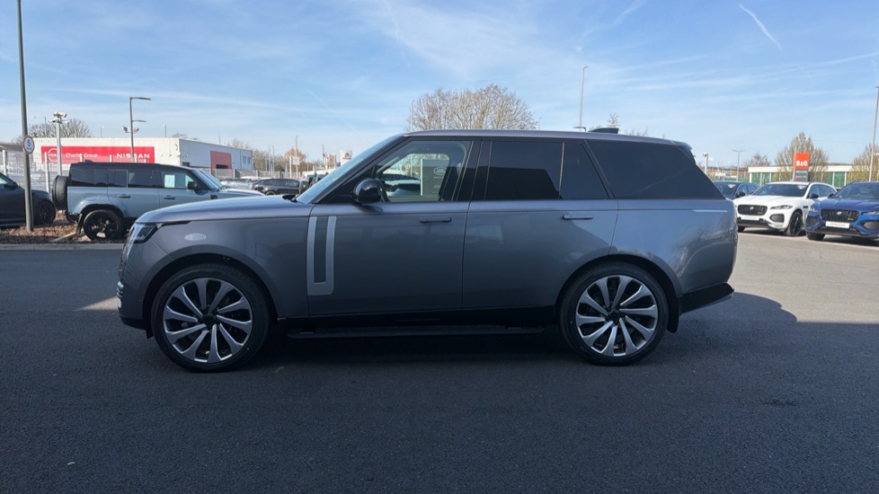 Land Rover Range Rover 3.0 D350 Autobiography 4dr Auto Diesel Estate - Image 40