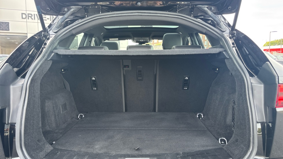 Jaguar E-Pace 1.5 P300e R-Dynamic S 5dr Auto Estate - Image 10