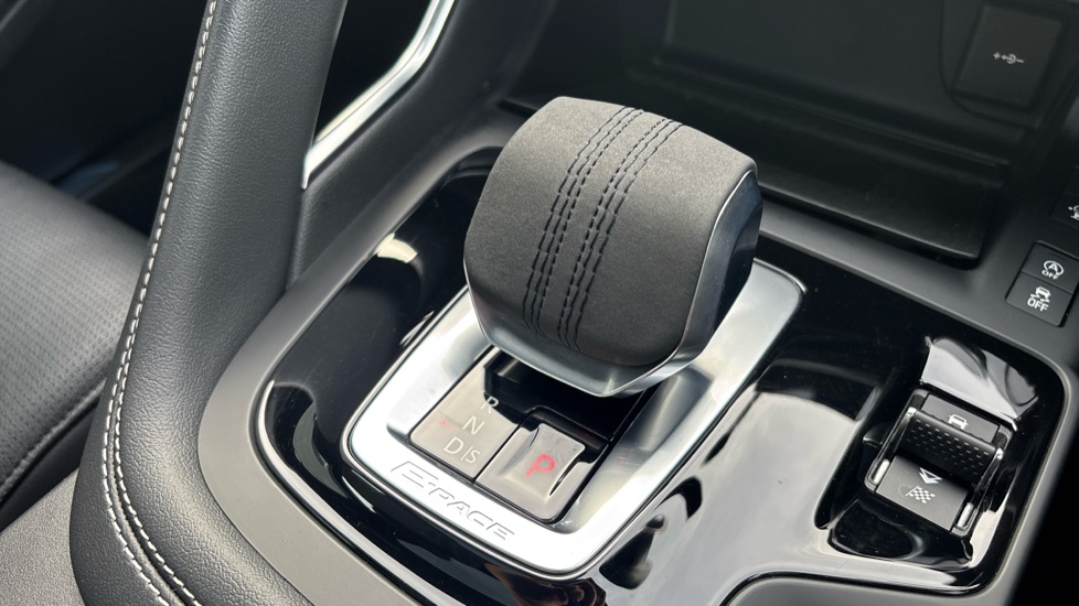 Jaguar E-Pace 1.5 P300e R-Dynamic S 5dr Auto Estate - Image 13