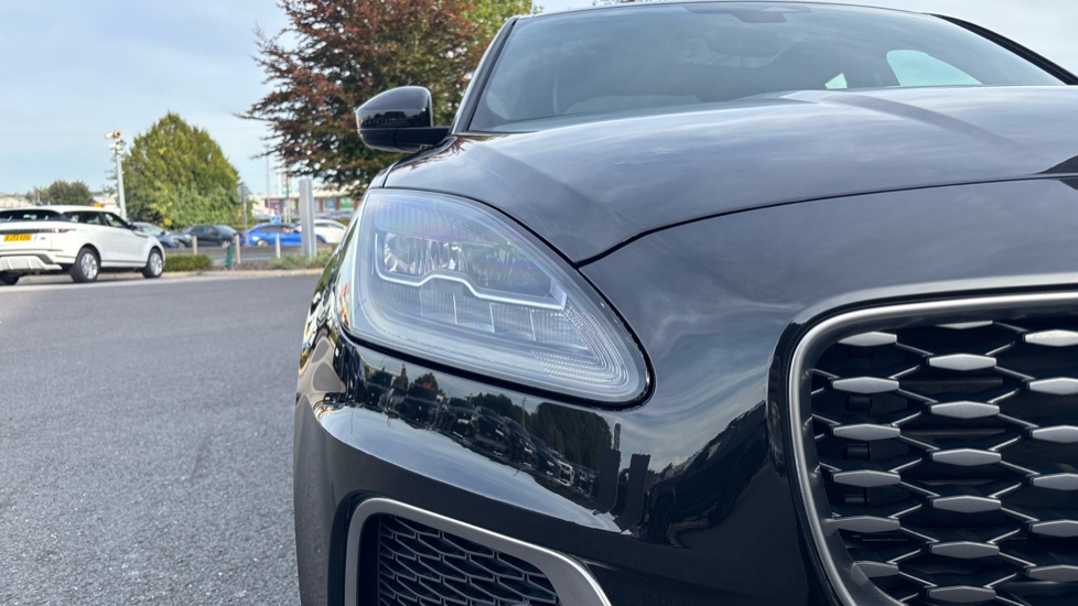 Jaguar E-Pace 1.5 P300e R-Dynamic S 5dr Auto Estate - Image 17