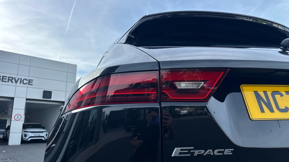 Jaguar E-Pace 1.5 P300e R-Dynamic S 5dr Auto Estate - Image 19