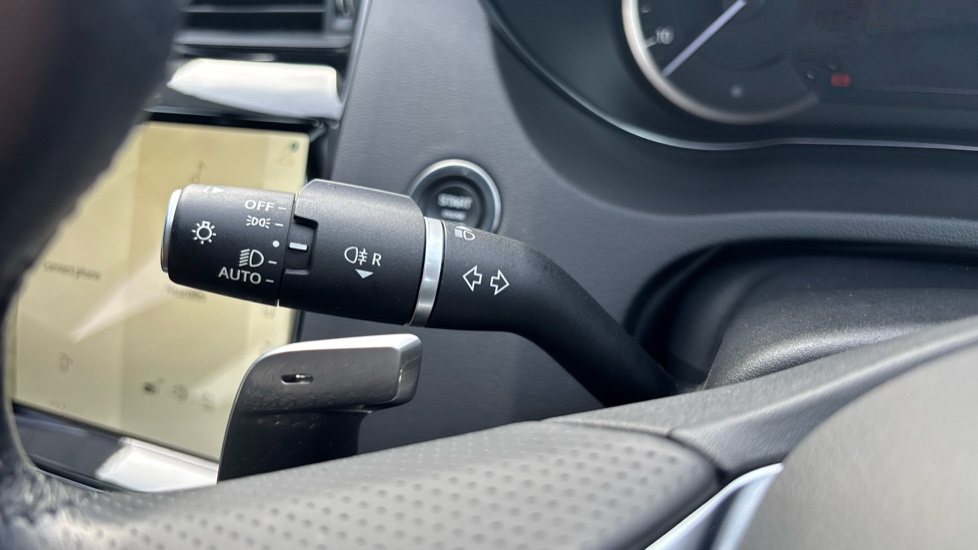 Jaguar E-Pace 1.5 P300e R-Dynamic S 5dr Auto Estate - Image 28