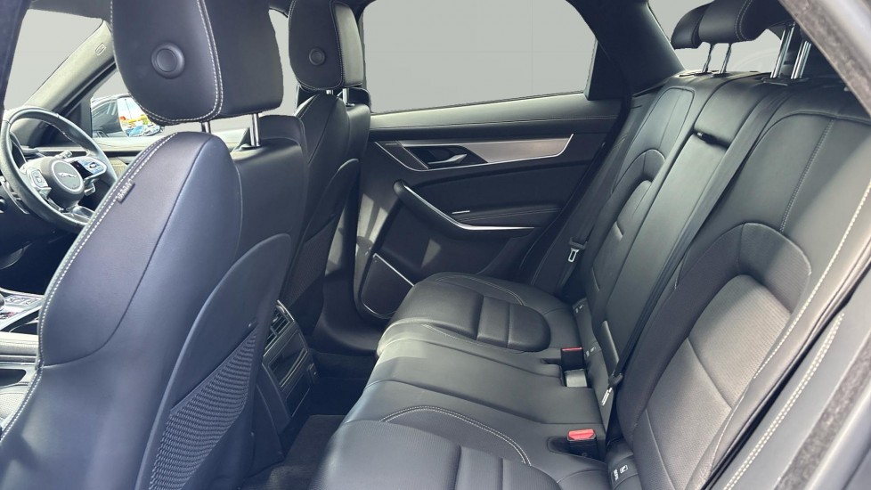 Jaguar F-Pace 2.0 D200 R-Dynamic SE Black 5dr Auto AWD Diesel Estate - Image 4