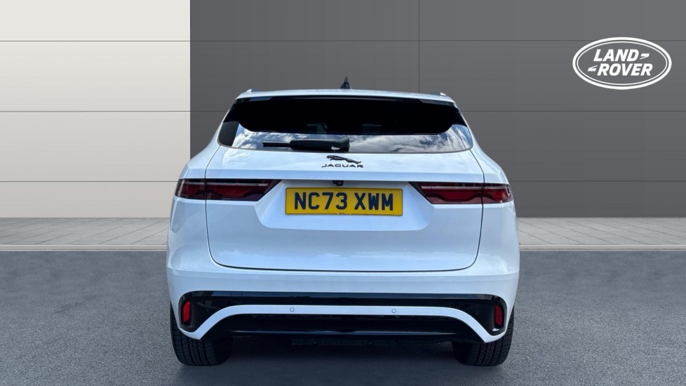 Jaguar F-Pace 2.0 D200 R-Dynamic SE Black 5dr Auto AWD Diesel Estate - Image 6