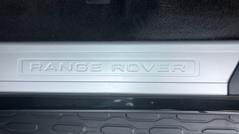 Land Rover Range Rover Sport 3.0 D300 HSE Silver 5dr Auto Diesel Estate - Image 25