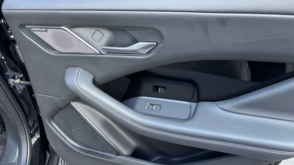 Jaguar I-Pace 294kW EV400 R-Dynamic HSE Black 90kWh 5dr Auto Electric Estate - Image 36