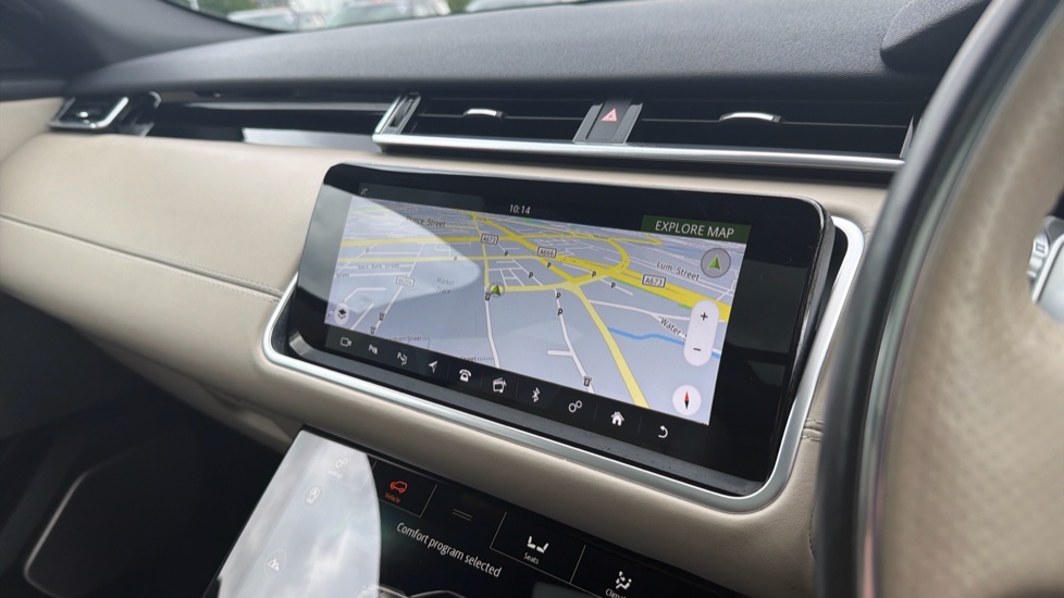 Land Rover Range Rover Velar 2.0 D240 R-Dynamic HSE 5dr Auto Diesel Estate - Image 11