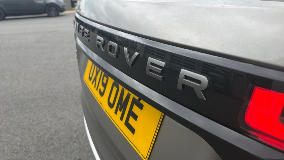 Land Rover Range Rover Velar 2.0 D240 R-Dynamic HSE 5dr Auto Diesel Estate - Image 27