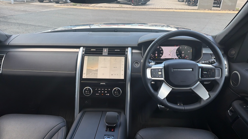 Land Rover Discovery 3.0 D300 Dynamic SE 5dr Auto Diesel Station Wagon - Image 9