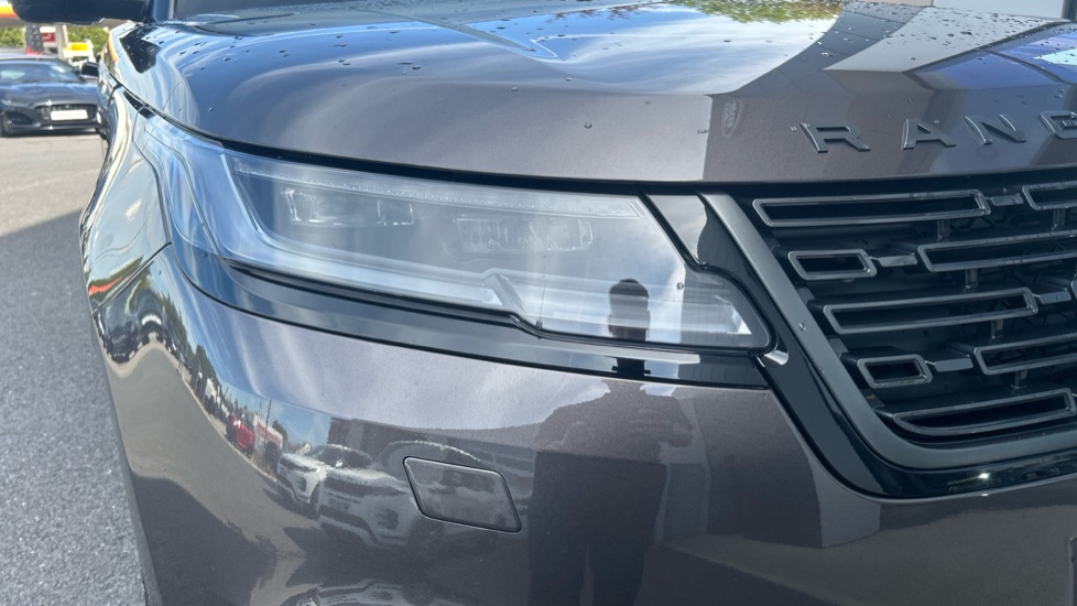 Land Rover Range Rover Velar 2.0 P400e Dynamic SE 5dr Auto Estate - Image 17