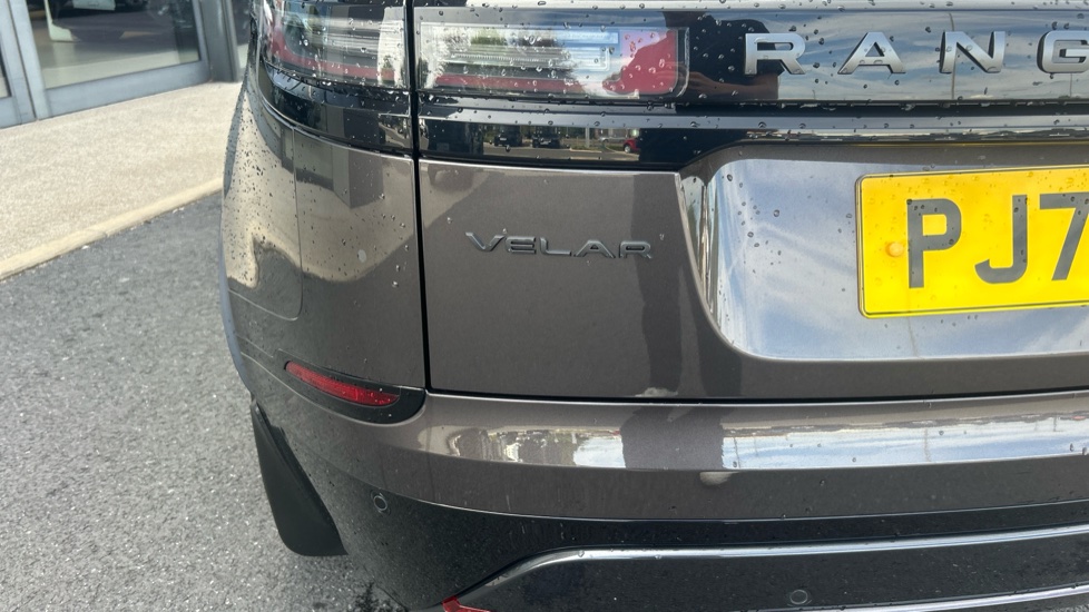 Land Rover Range Rover Velar 2.0 P400e Dynamic SE 5dr Auto Estate - Image 26