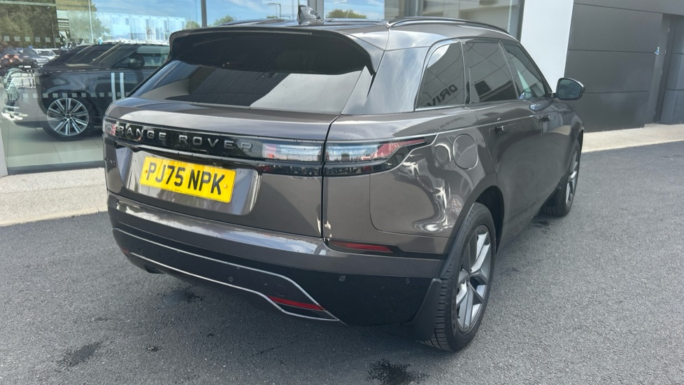 Land Rover Range Rover Velar 2.0 P400e Dynamic SE 5dr Auto Estate - Image 38
