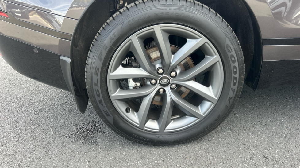 Land Rover Range Rover Velar 2.0 P400e Dynamic SE 5dr Auto Estate - Image 39
