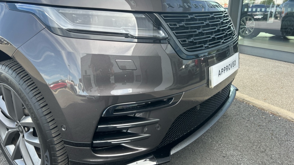 Land Rover Range Rover Velar 2.0 P400e Dynamic SE 5dr Auto Estate - Image 41