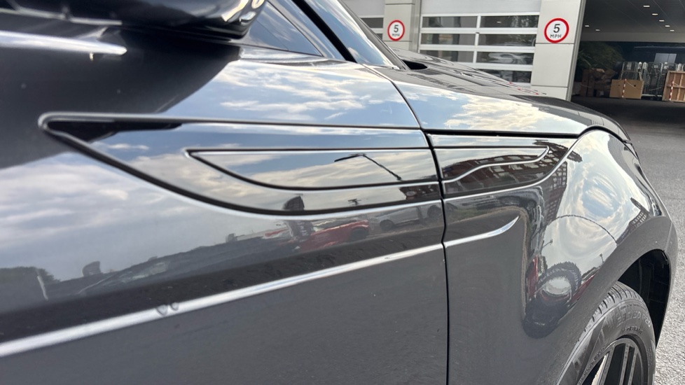 Land Rover Range Rover Evoque 1.5 P300e Evoque Edition 5dr Auto Hatchback - Image 22