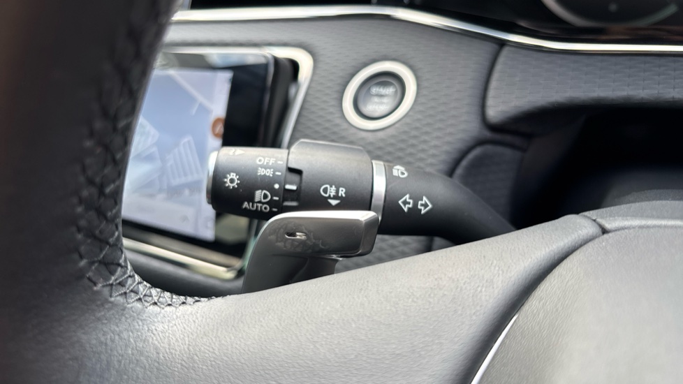 Land Rover Range Rover Evoque 1.5 P300e Evoque Edition 5dr Auto Hatchback - Image 31